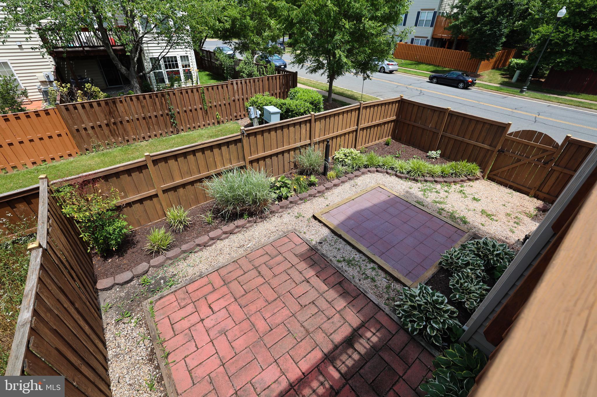 COLONNADE AT DULLES - Residential