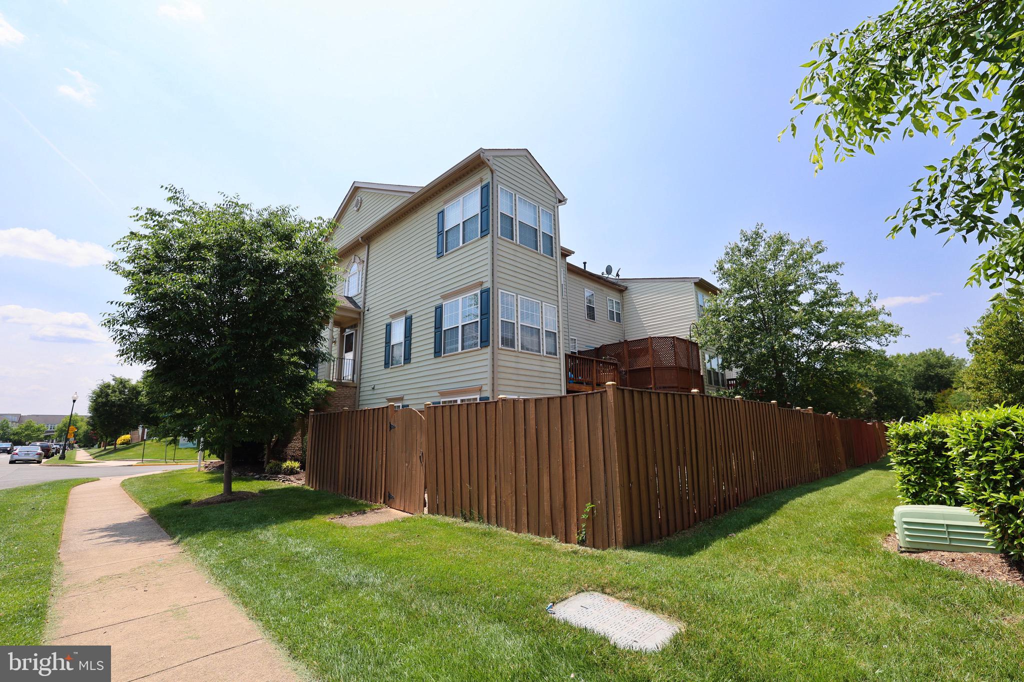 COLONNADE AT DULLES - Residential