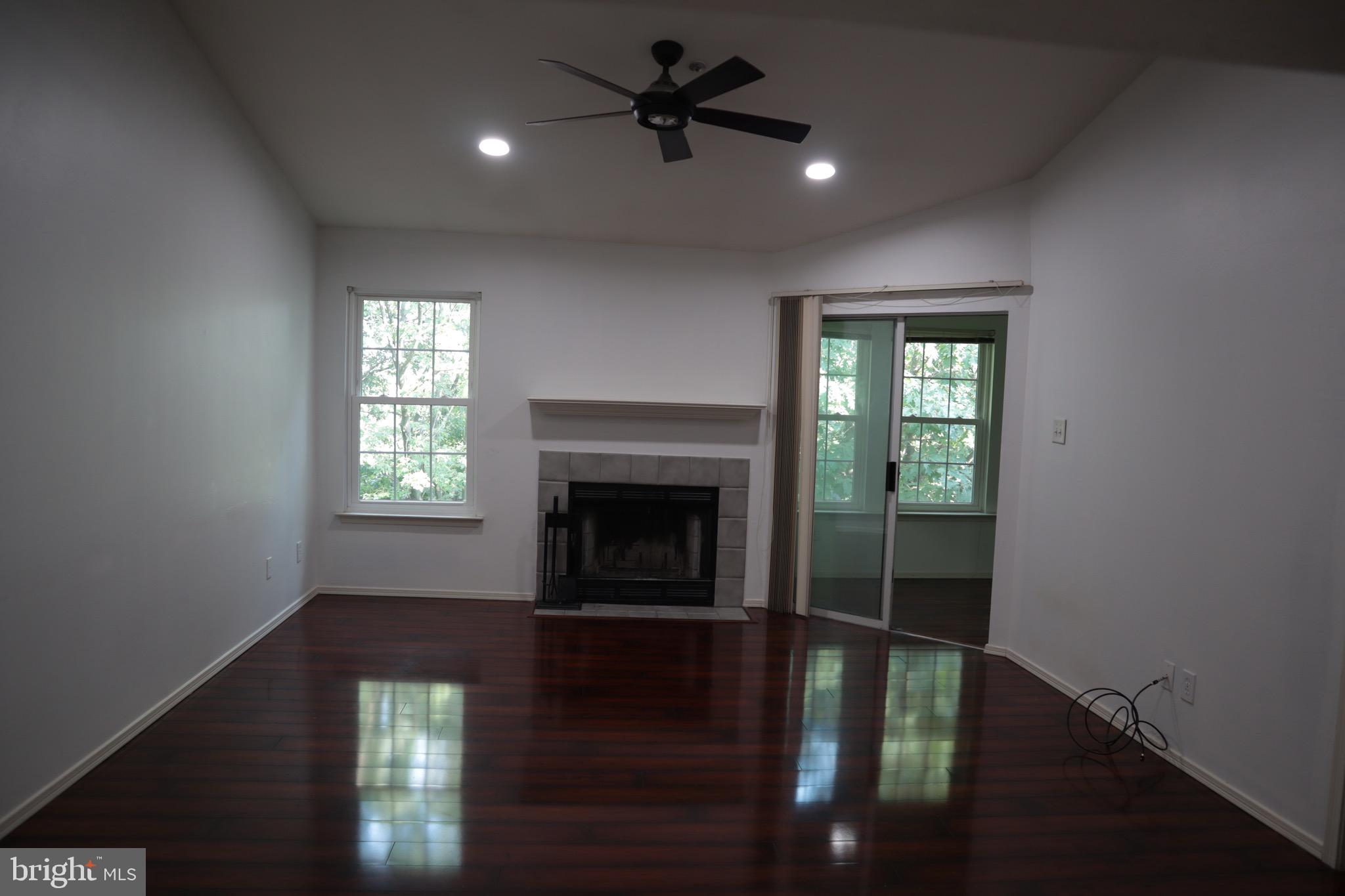 POINTE AT PARK CENTER - Residential