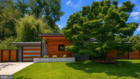 Photo of 3011 Cedar Hill Road, FALLS CHURCH, VA 22042 (MLS # VAFX2327276)