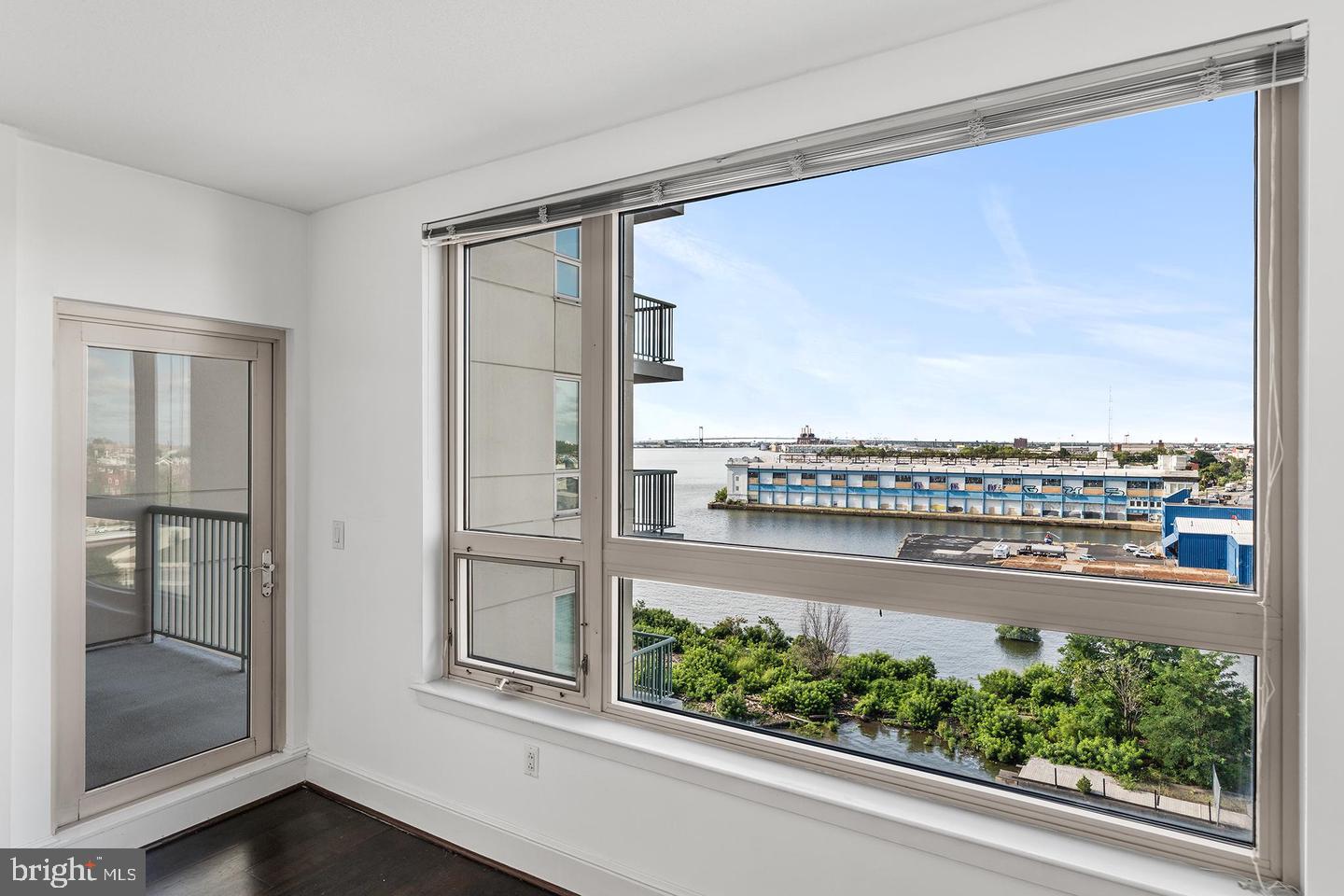 717 S CHRIS COLUMBUS BOULEVARD 00 709