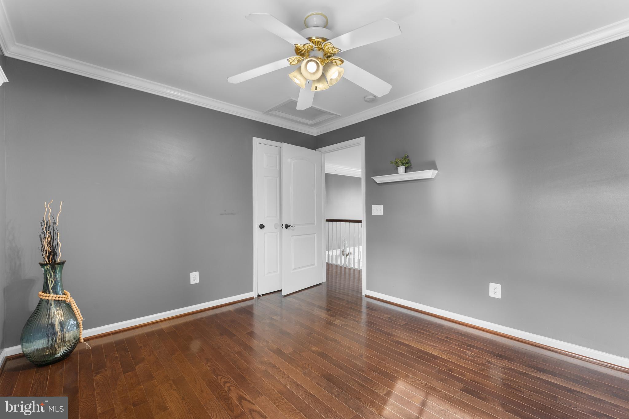 COUNTRY CLUB ESTATES - Residential