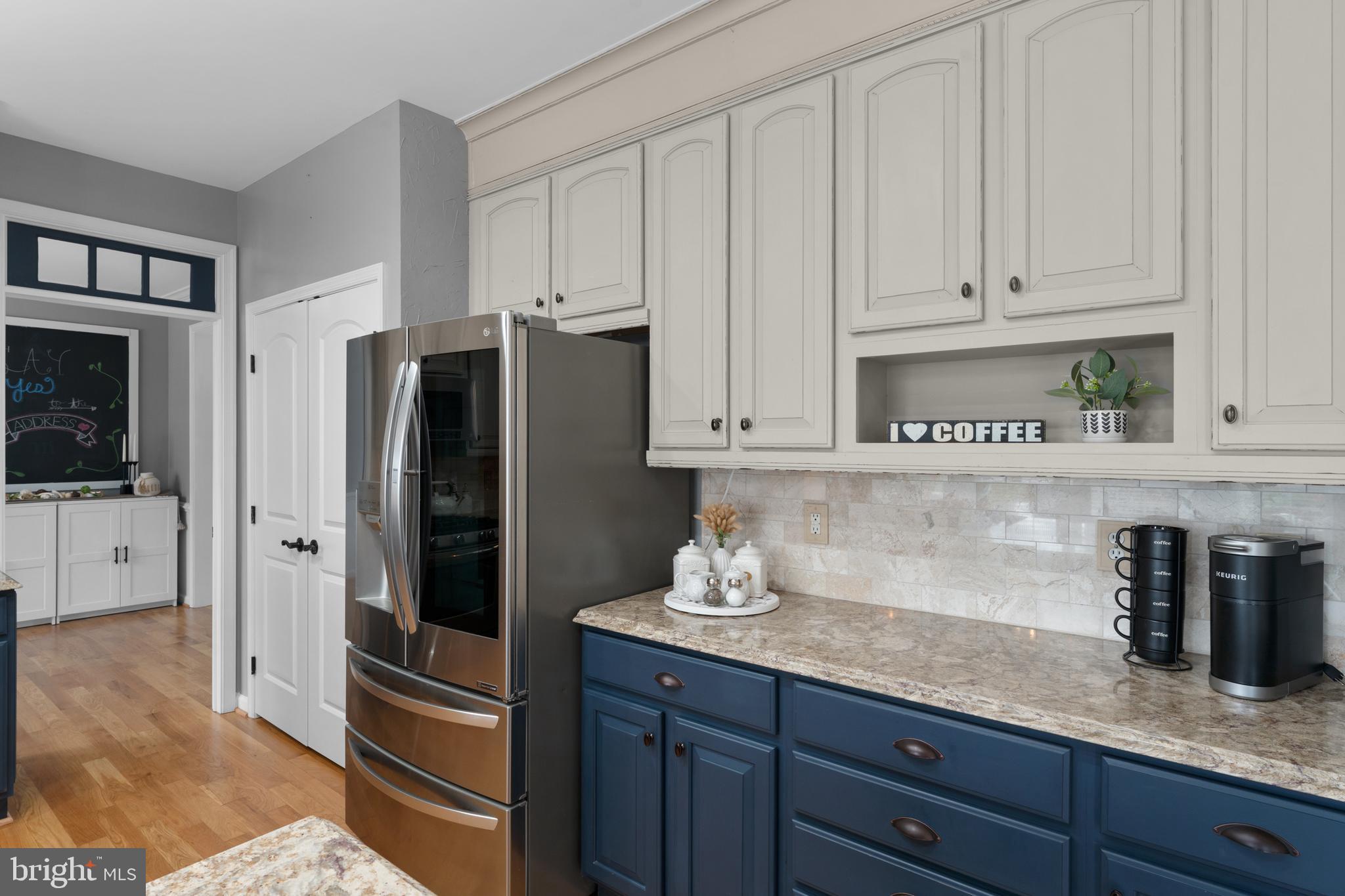 COUNTRY CLUB ESTATES - Residential