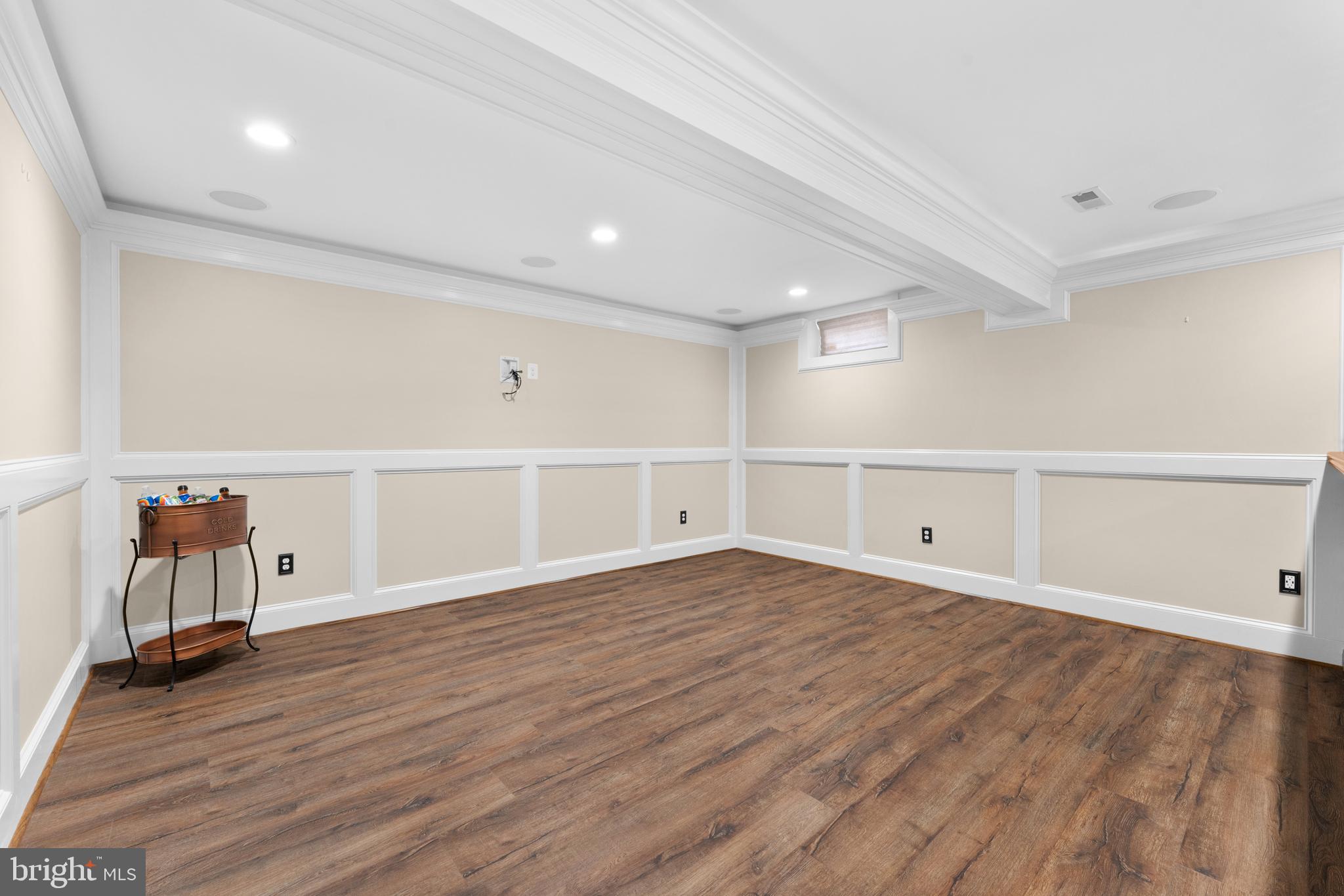 COUNTRY CLUB ESTATES - Residential