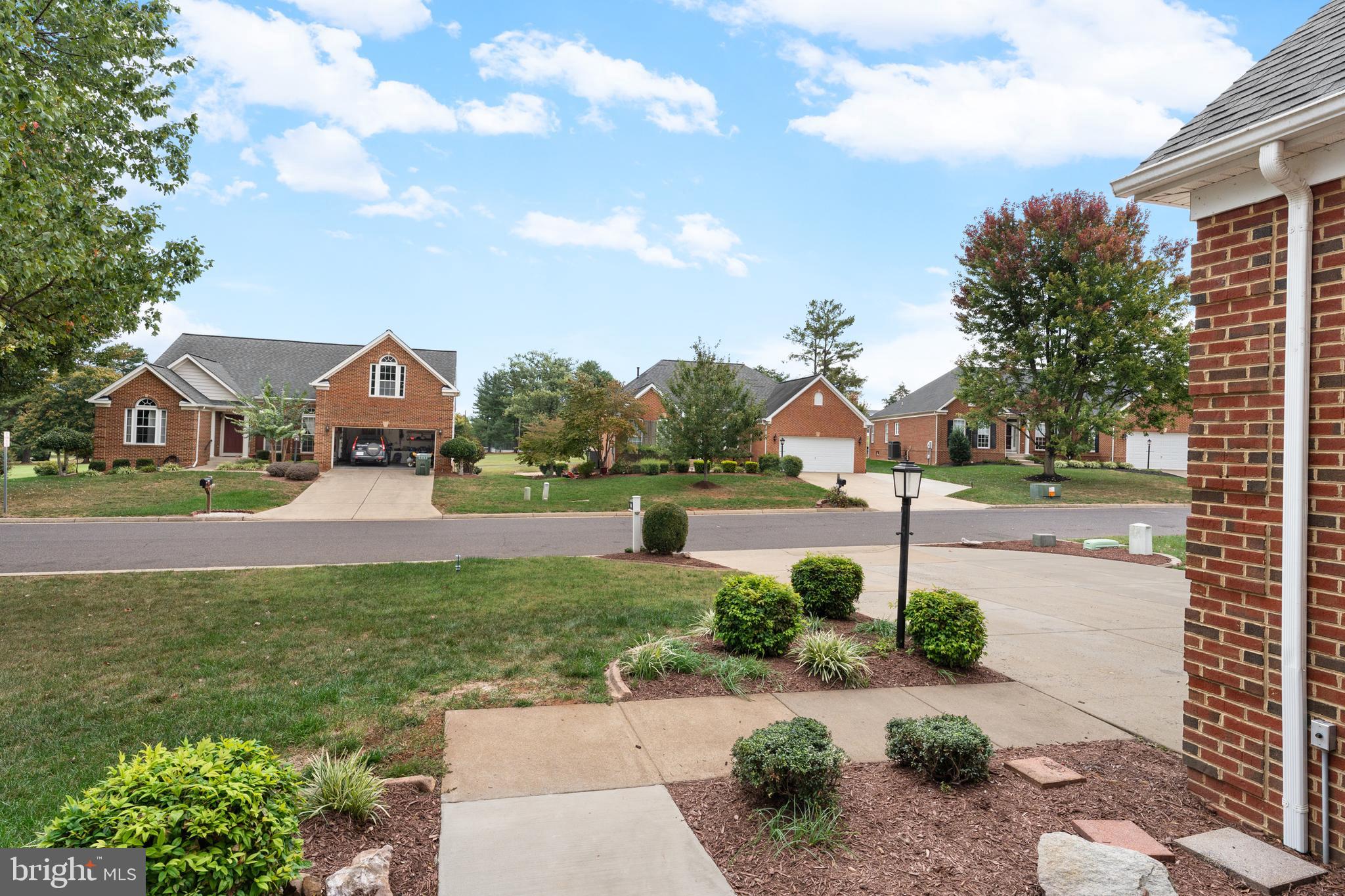 COUNTRY CLUB ESTATES - Residential