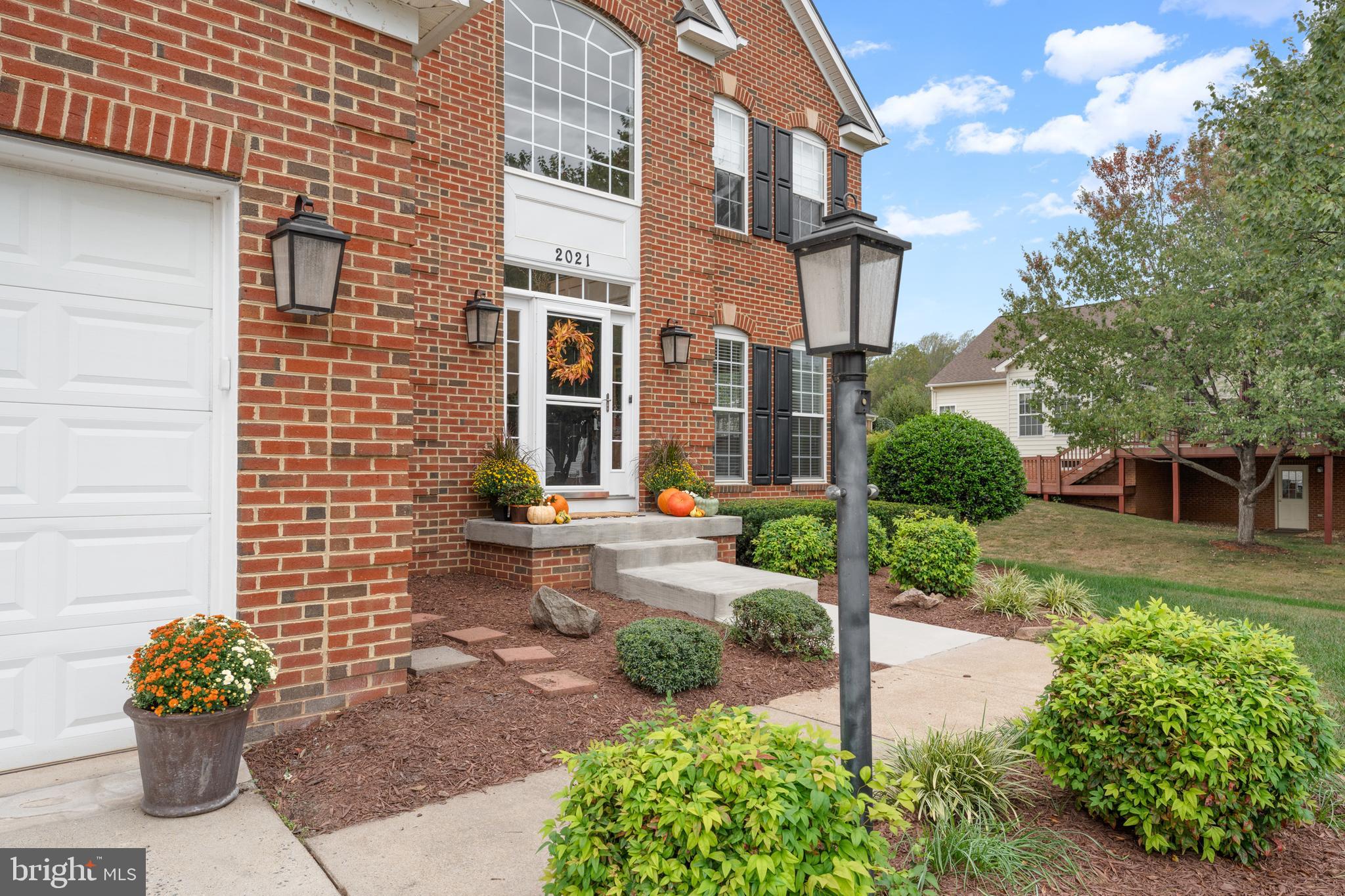 COUNTRY CLUB ESTATES - Residential