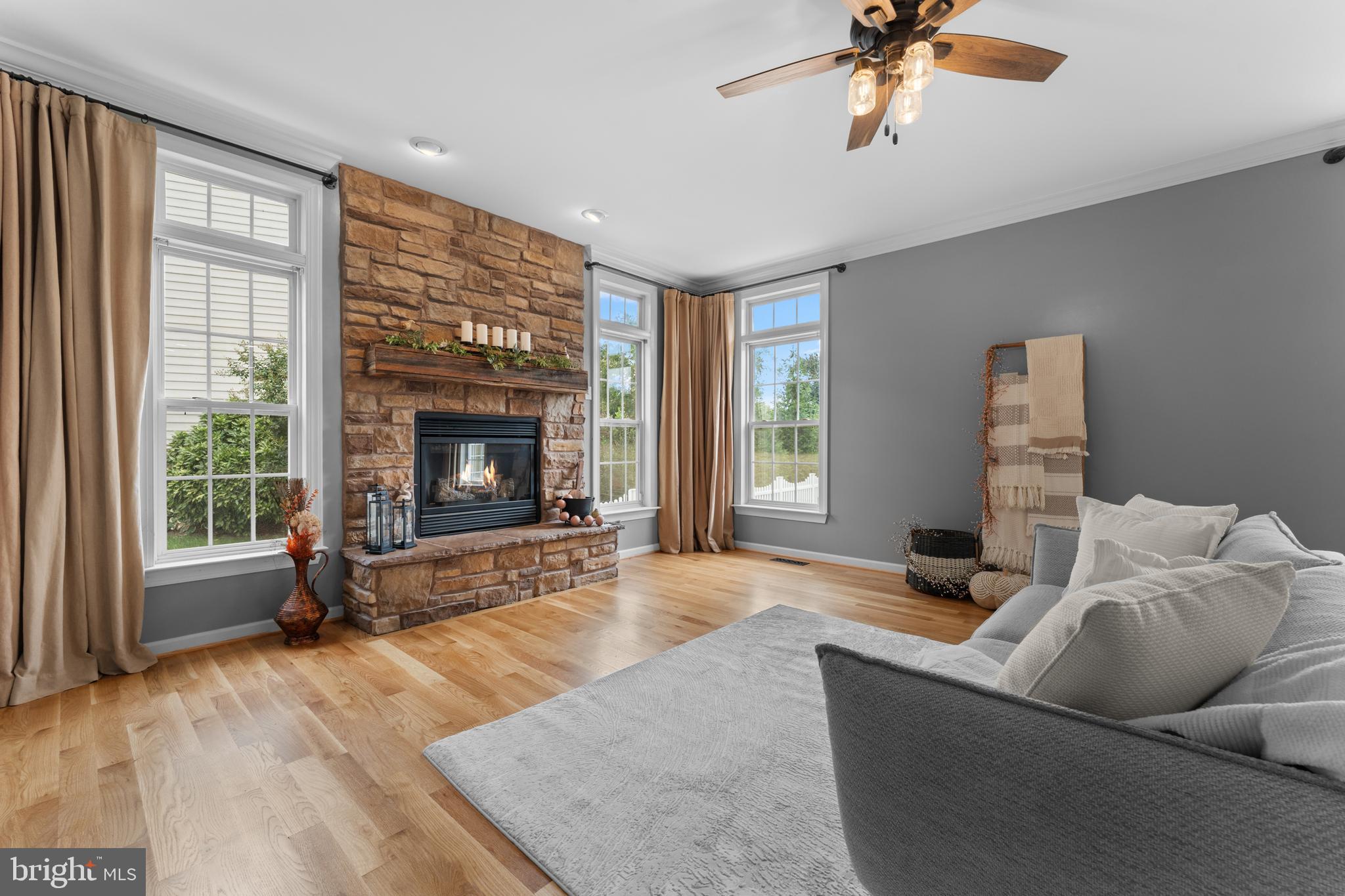 COUNTRY CLUB ESTATES - Residential