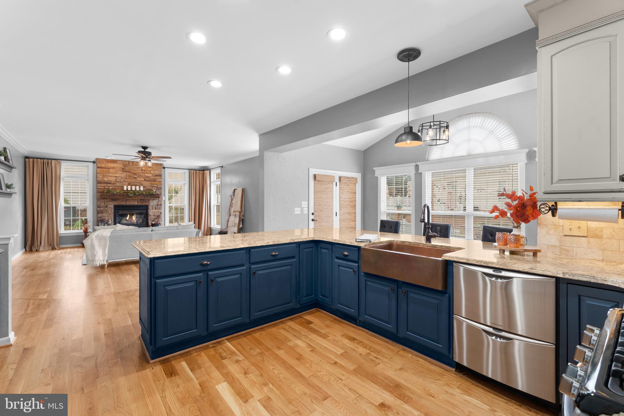 COUNTRY CLUB ESTATES - Residential