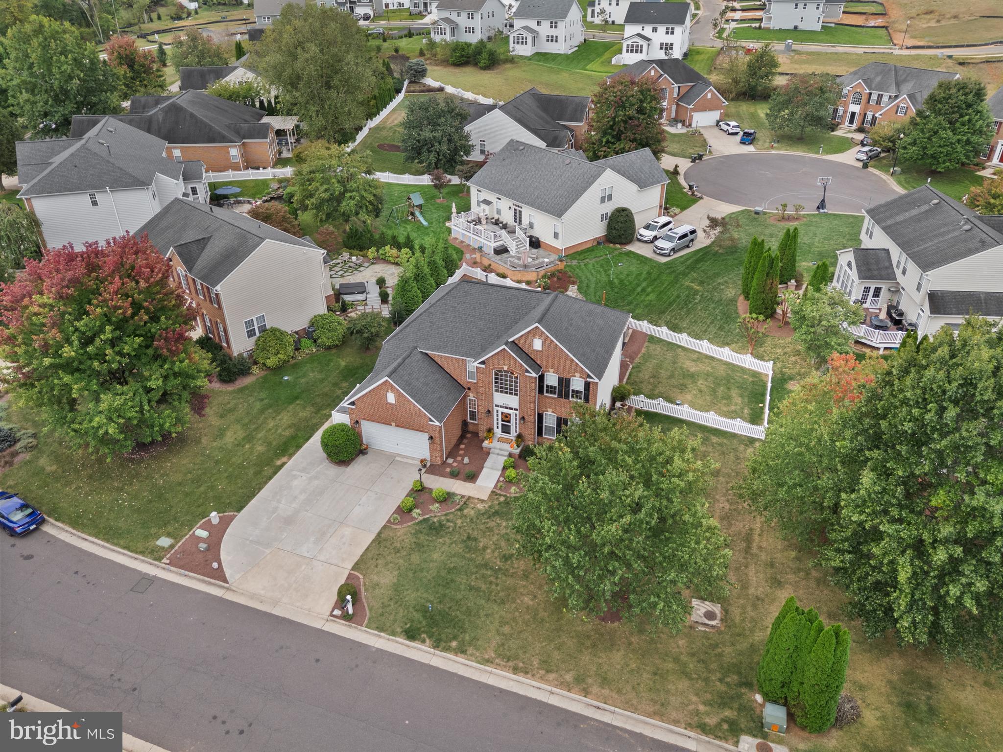 COUNTRY CLUB ESTATES - Residential