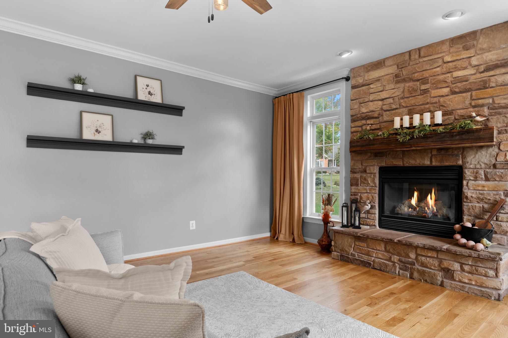 COUNTRY CLUB ESTATES - Residential