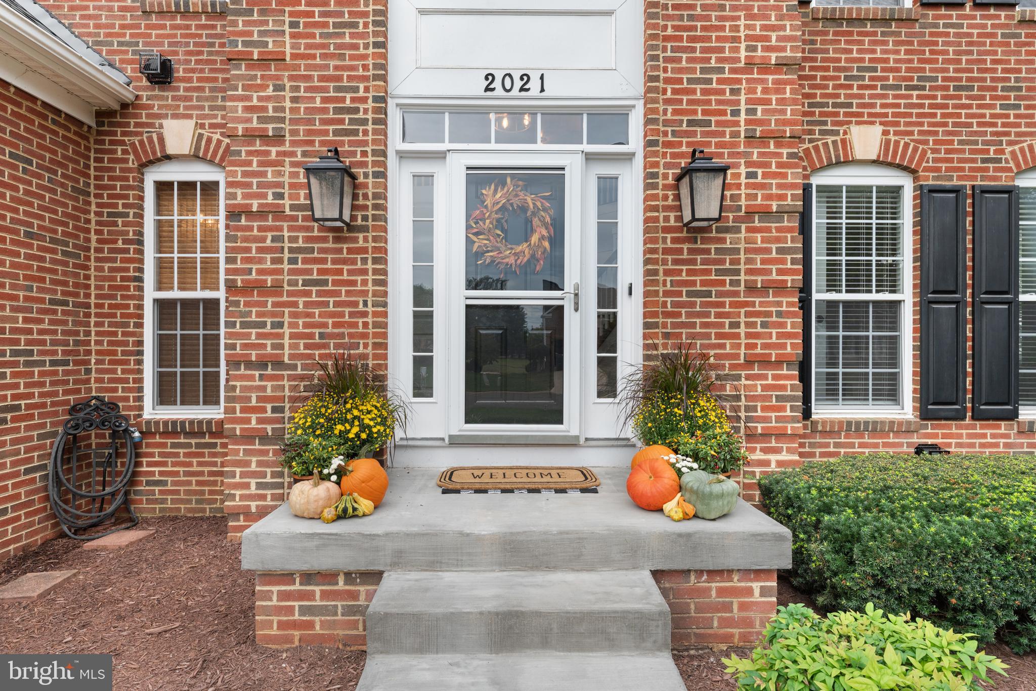 COUNTRY CLUB ESTATES - Residential