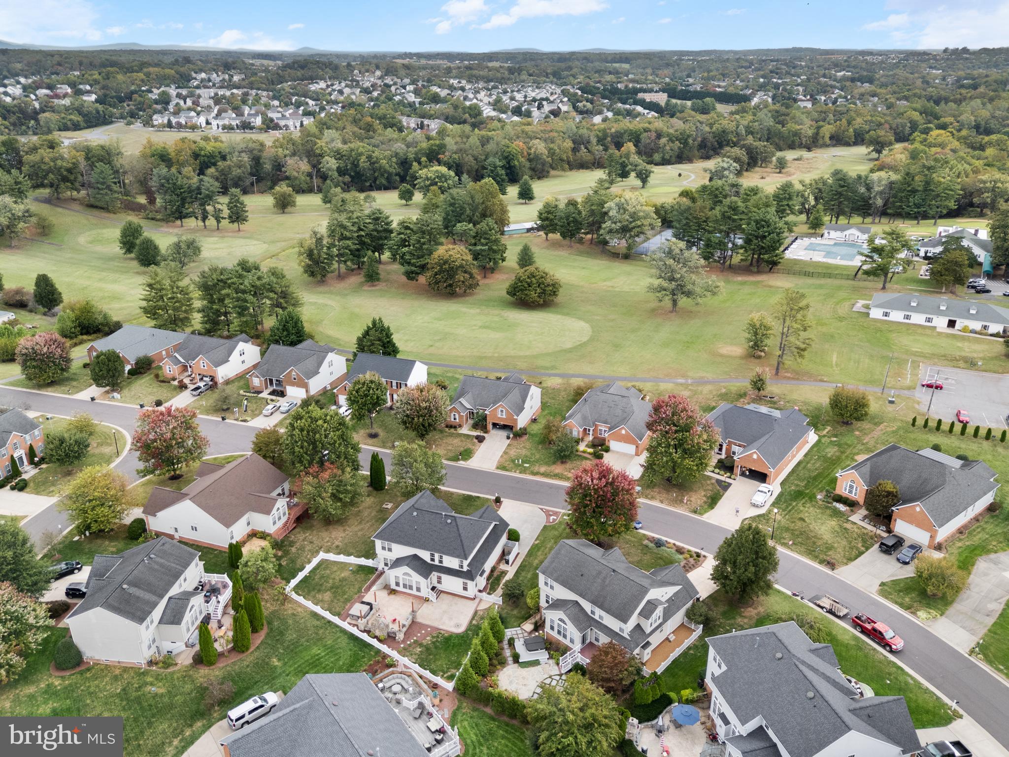 COUNTRY CLUB ESTATES - Residential