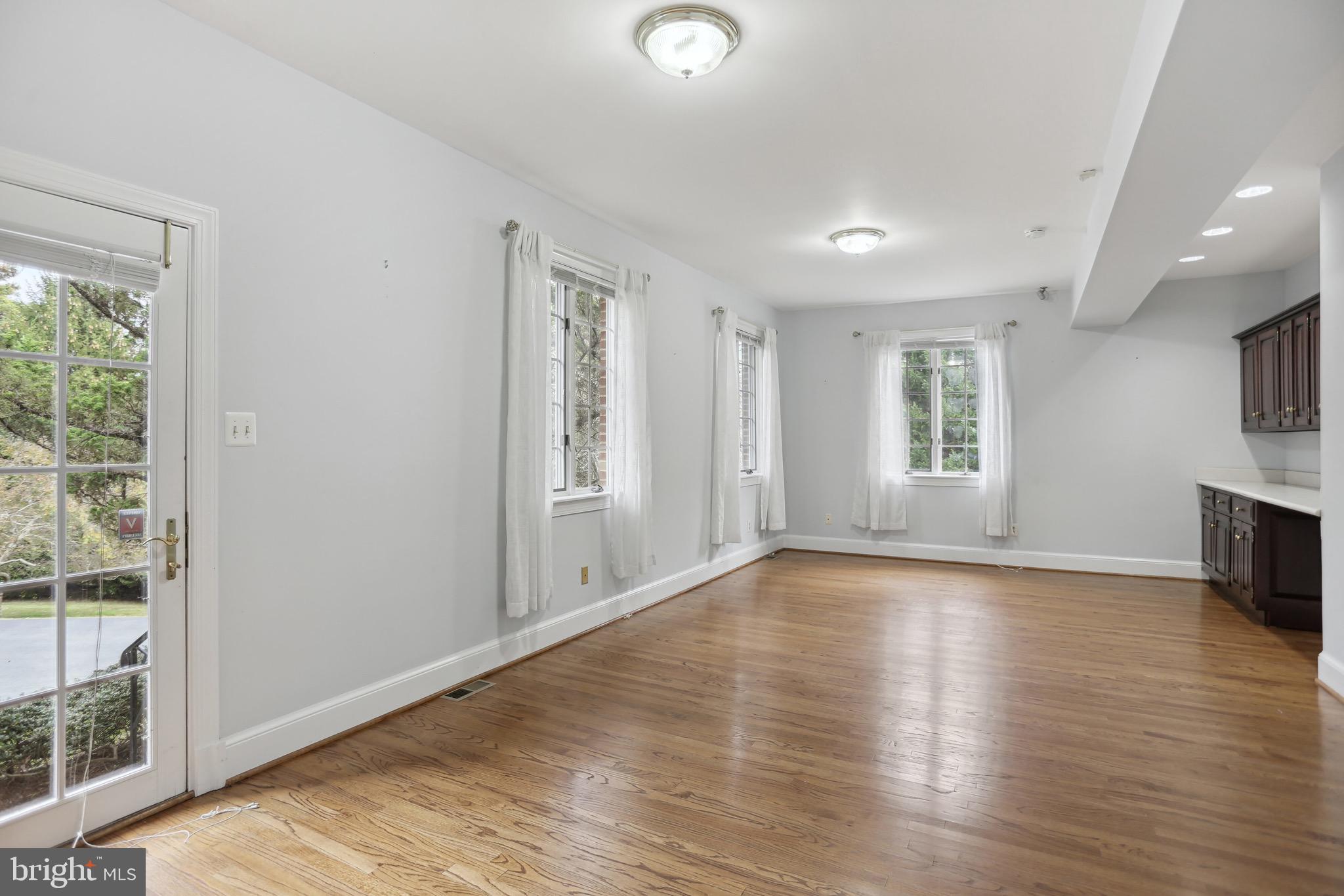 KENTSDALE ESTATES - Residential