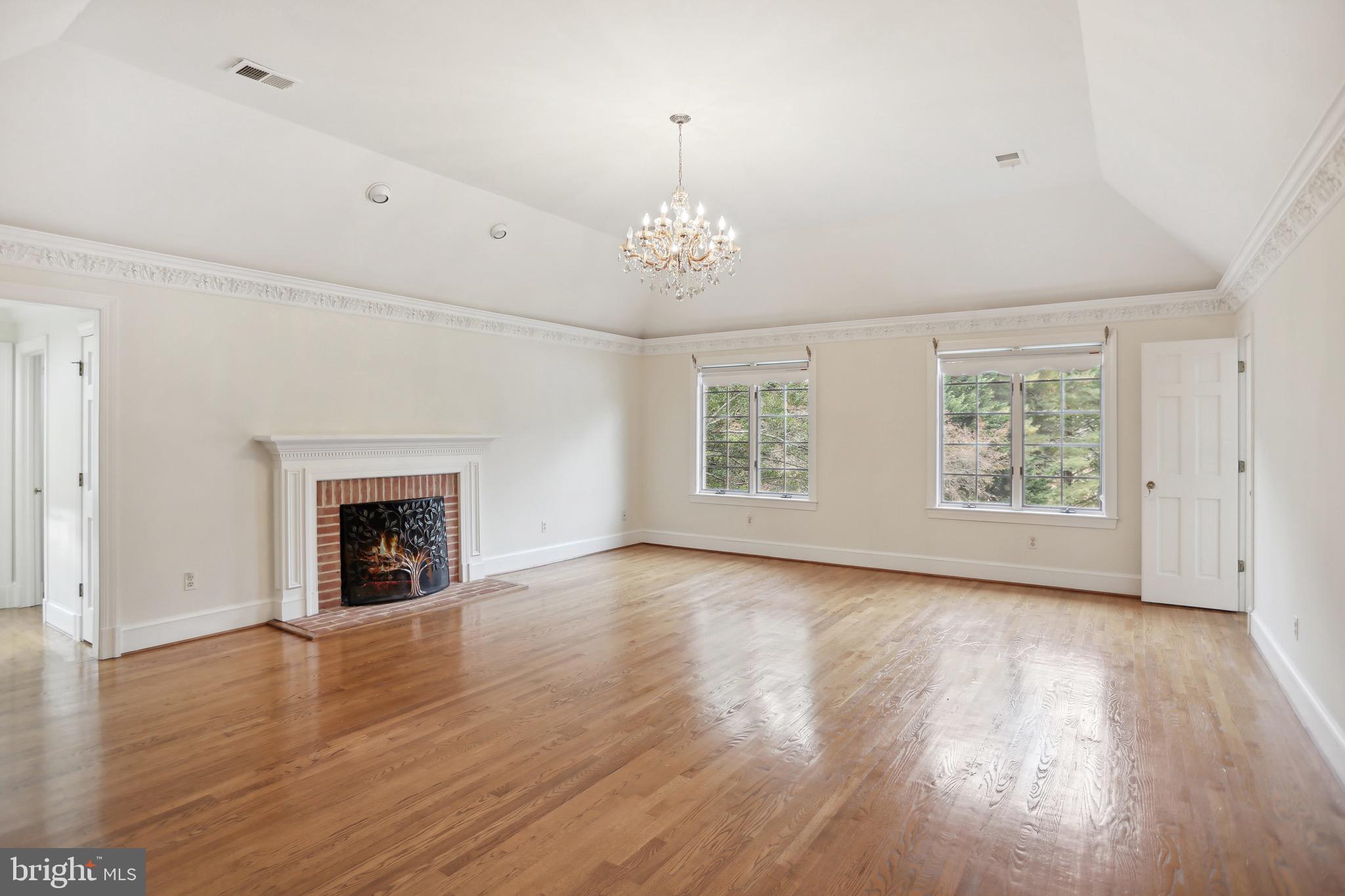 KENTSDALE ESTATES - Residential