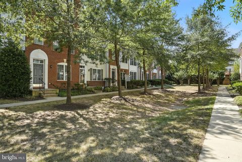 42768 KEARNEY TERRACE CHANTILLY VA 20152