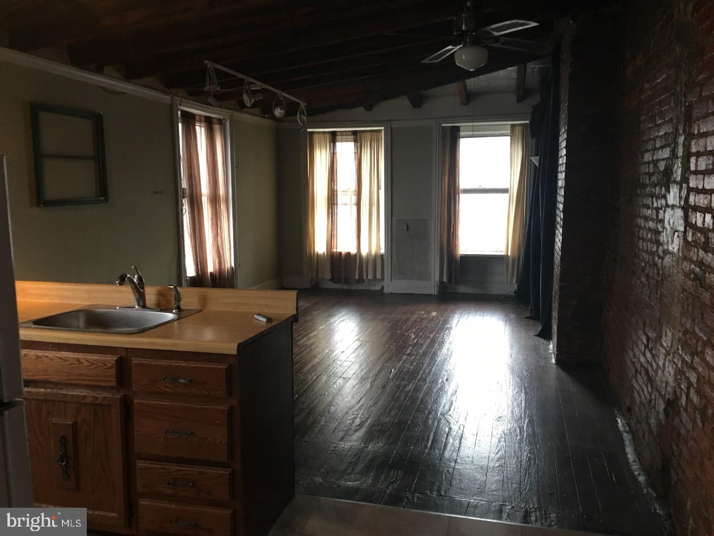 ART MUSEUM AREA - Residential Income