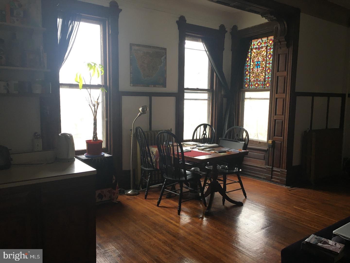 ART MUSEUM AREA - Residential Income