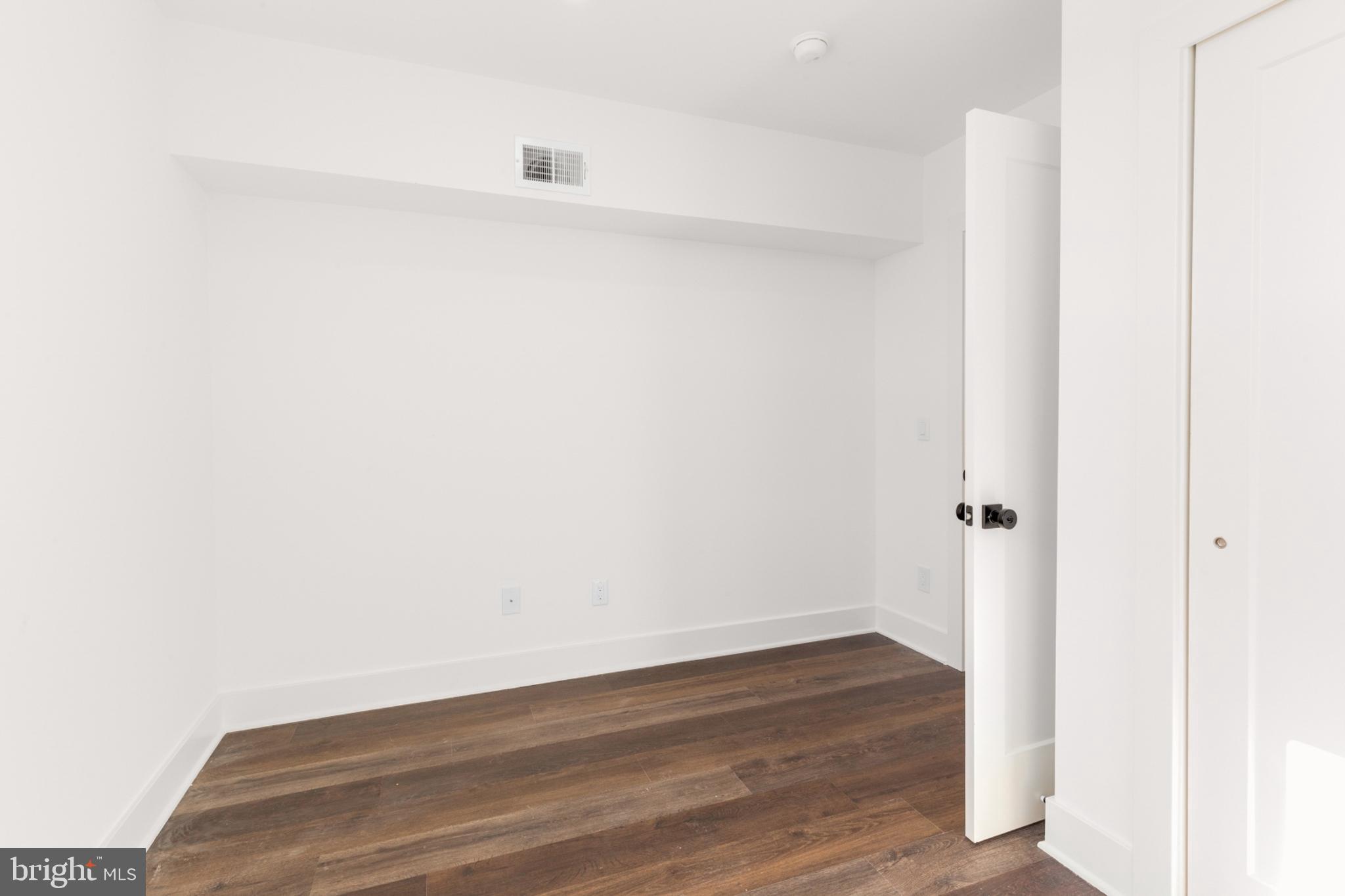 ROXBOROUGH - Residential Lease