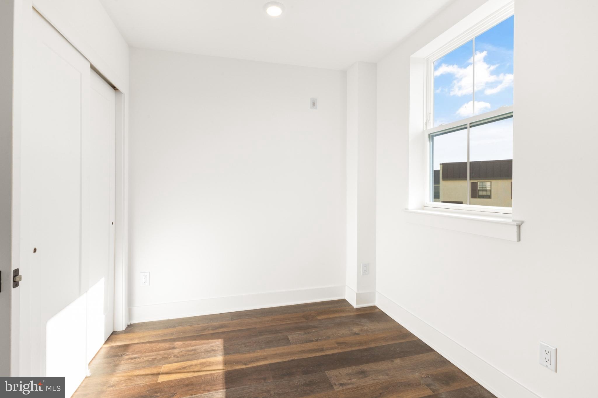 ROXBOROUGH - Residential Lease