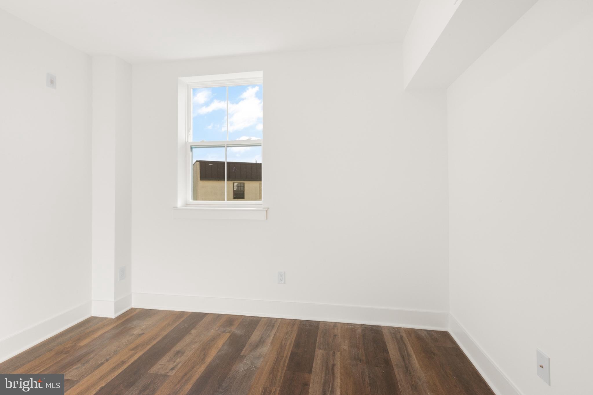 ROXBOROUGH - Residential Lease