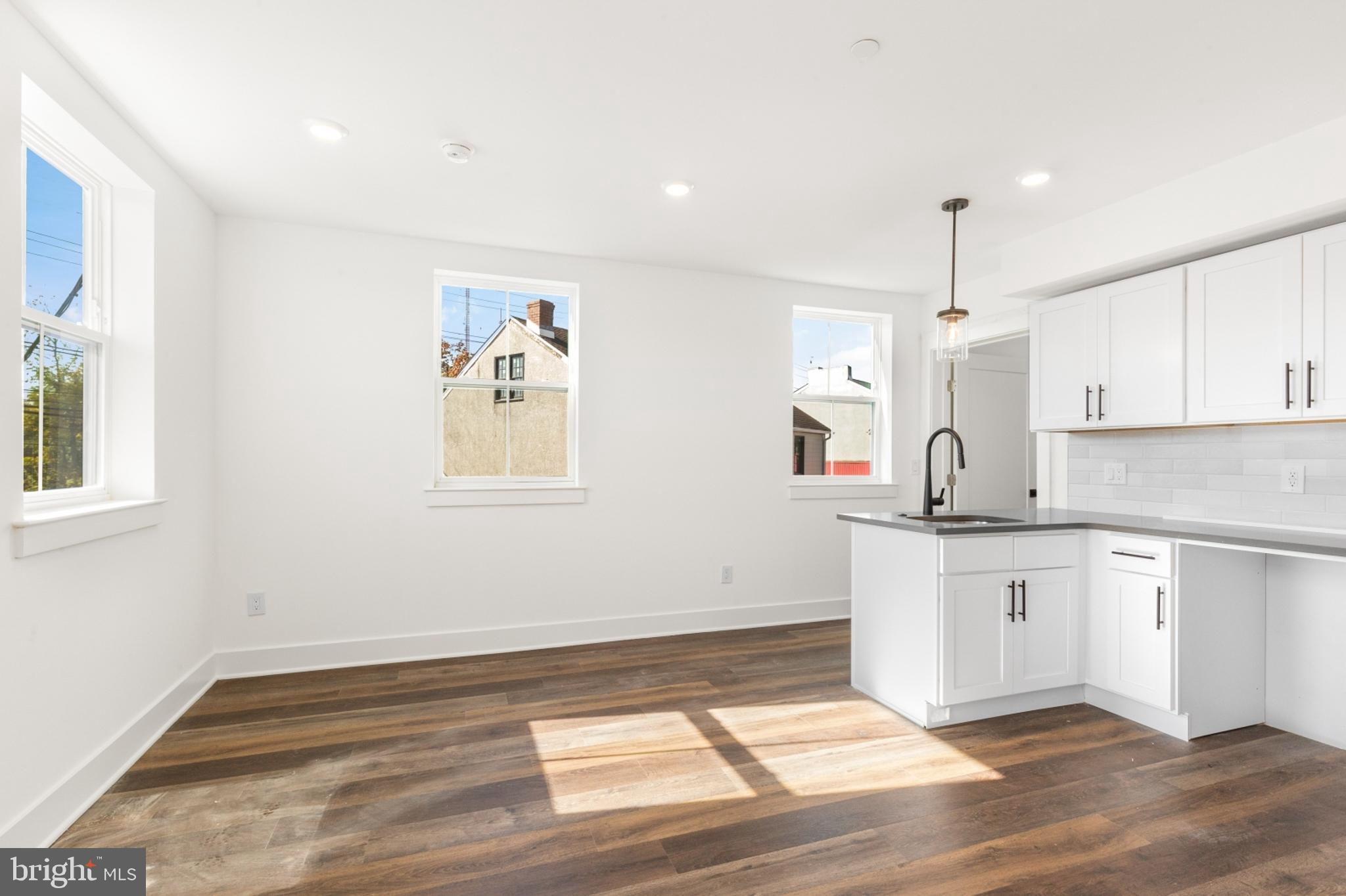 ROXBOROUGH - Residential Lease