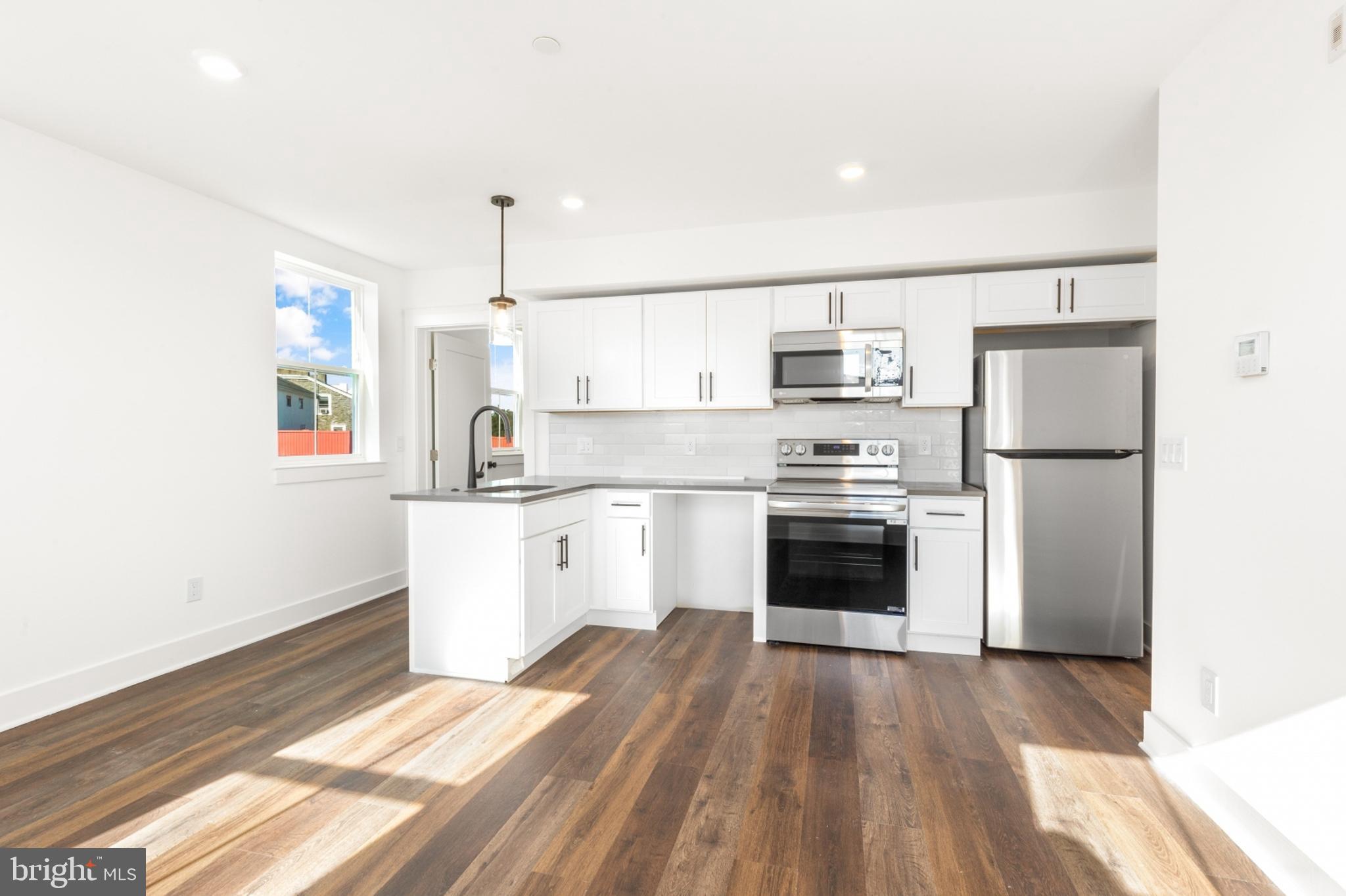 ROXBOROUGH - Residential Lease