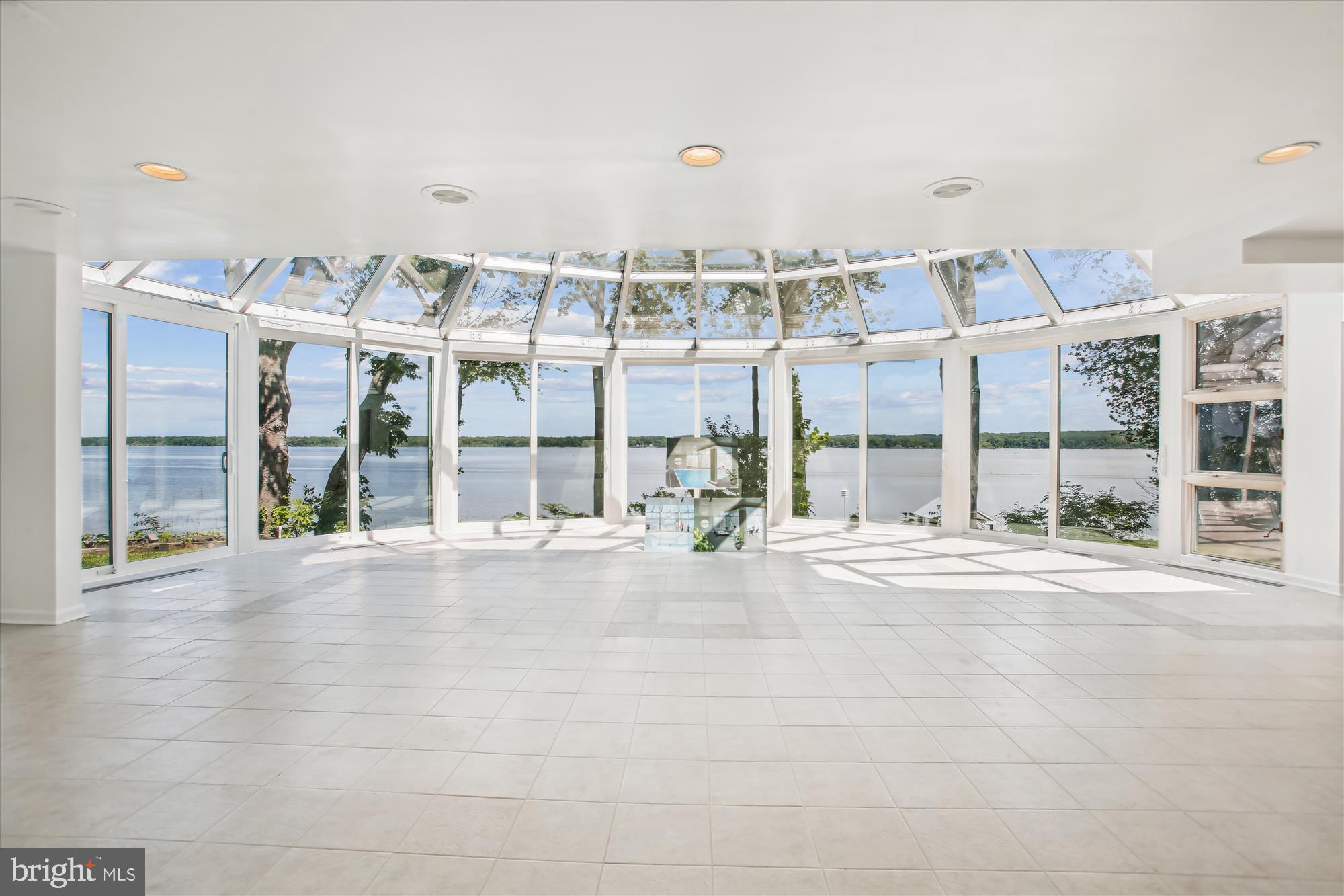 HALLOWING POINT RIVER ESTATES - Residential