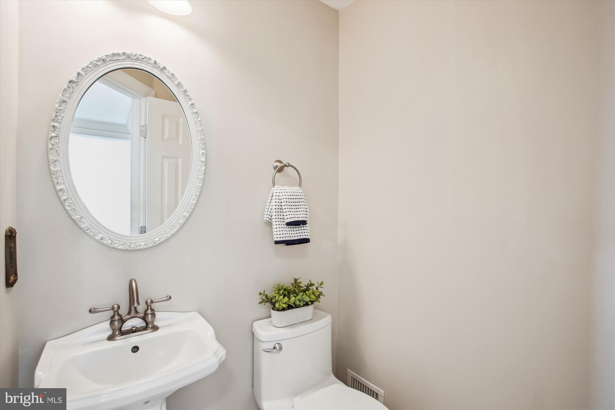 HALLOWING POINT RIVER ESTATES - Residential