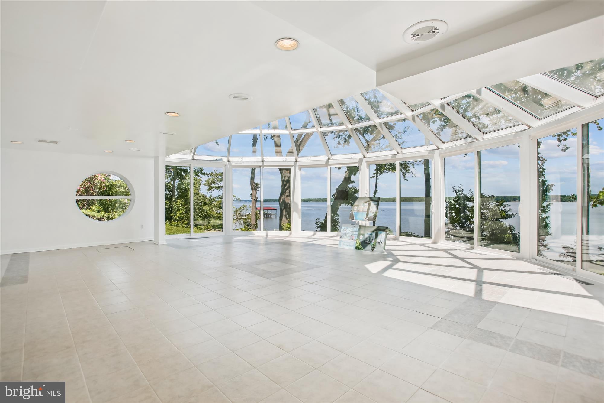 HALLOWING POINT RIVER ESTATES - Residential