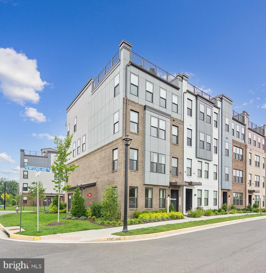 ASHBROOK PLACE - Residential