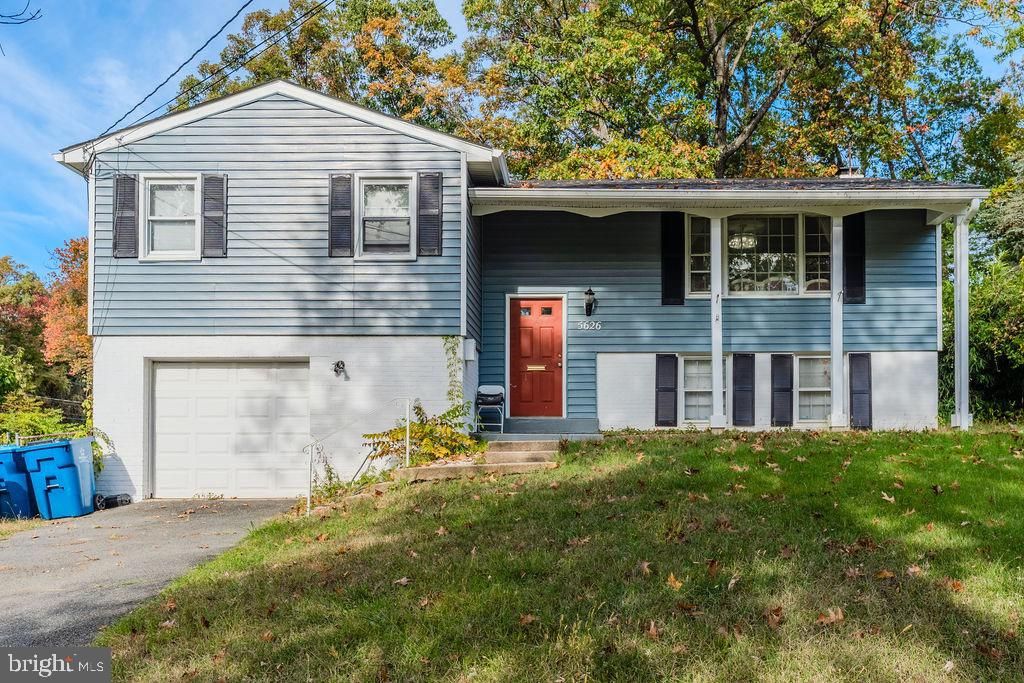 Photo of 5626 Hershey Lane, ALEXANDRIA, VA 22312 (MLS # VAFX2277138)