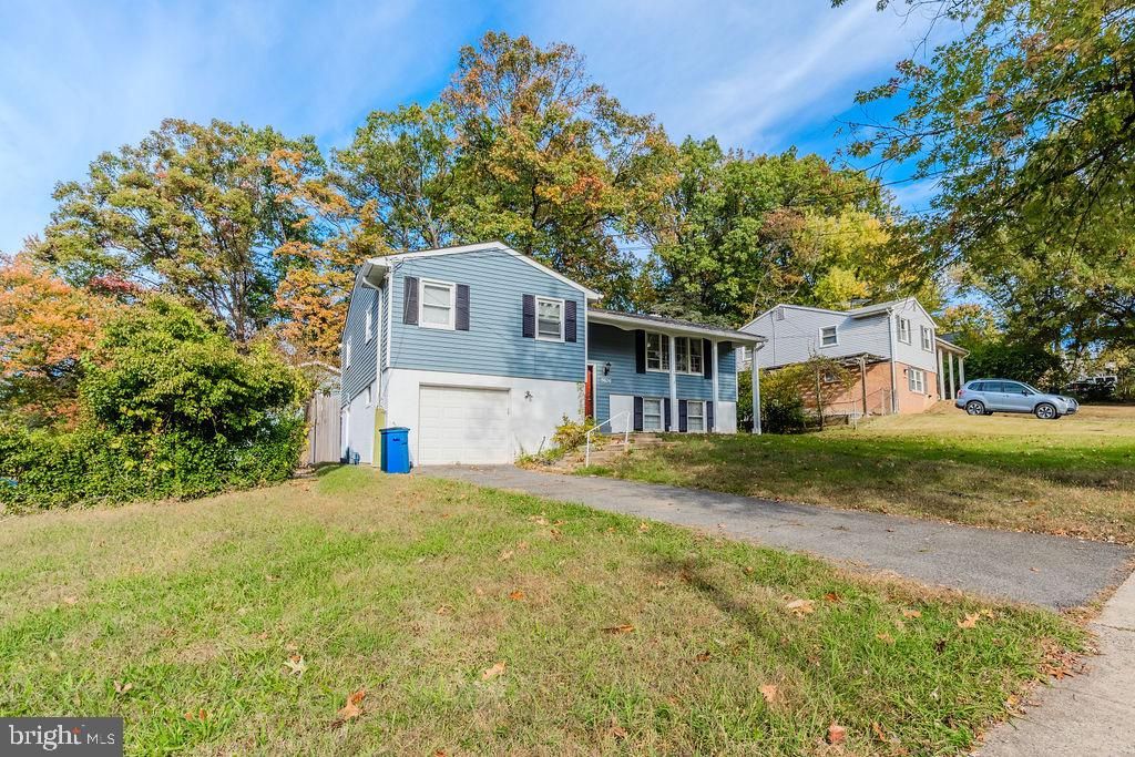 Photo of 5626 Hershey Lane, ALEXANDRIA, VA 22312 (MLS # VAFX2277138)