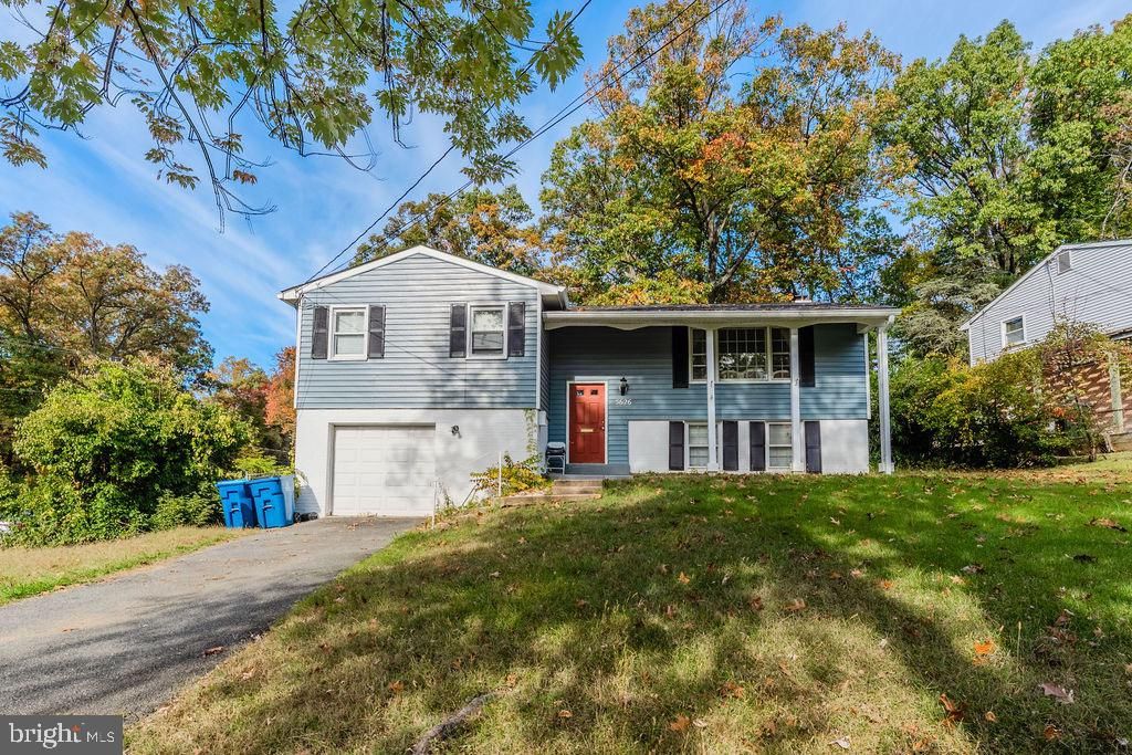 Photo of 5626 Hershey Lane, ALEXANDRIA, VA 22312 (MLS # VAFX2277138)