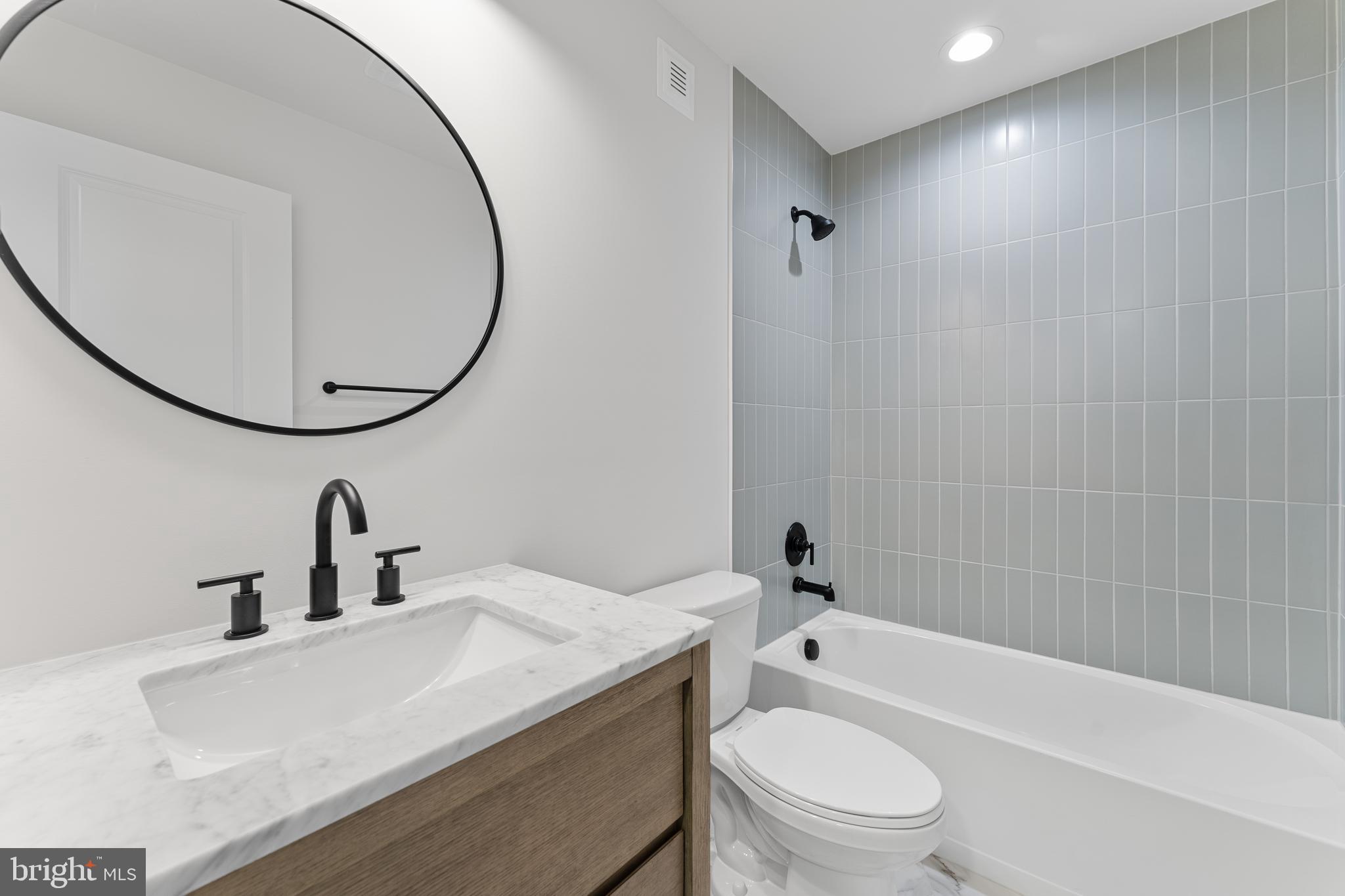 CLEARVIEW SHORES - Residential