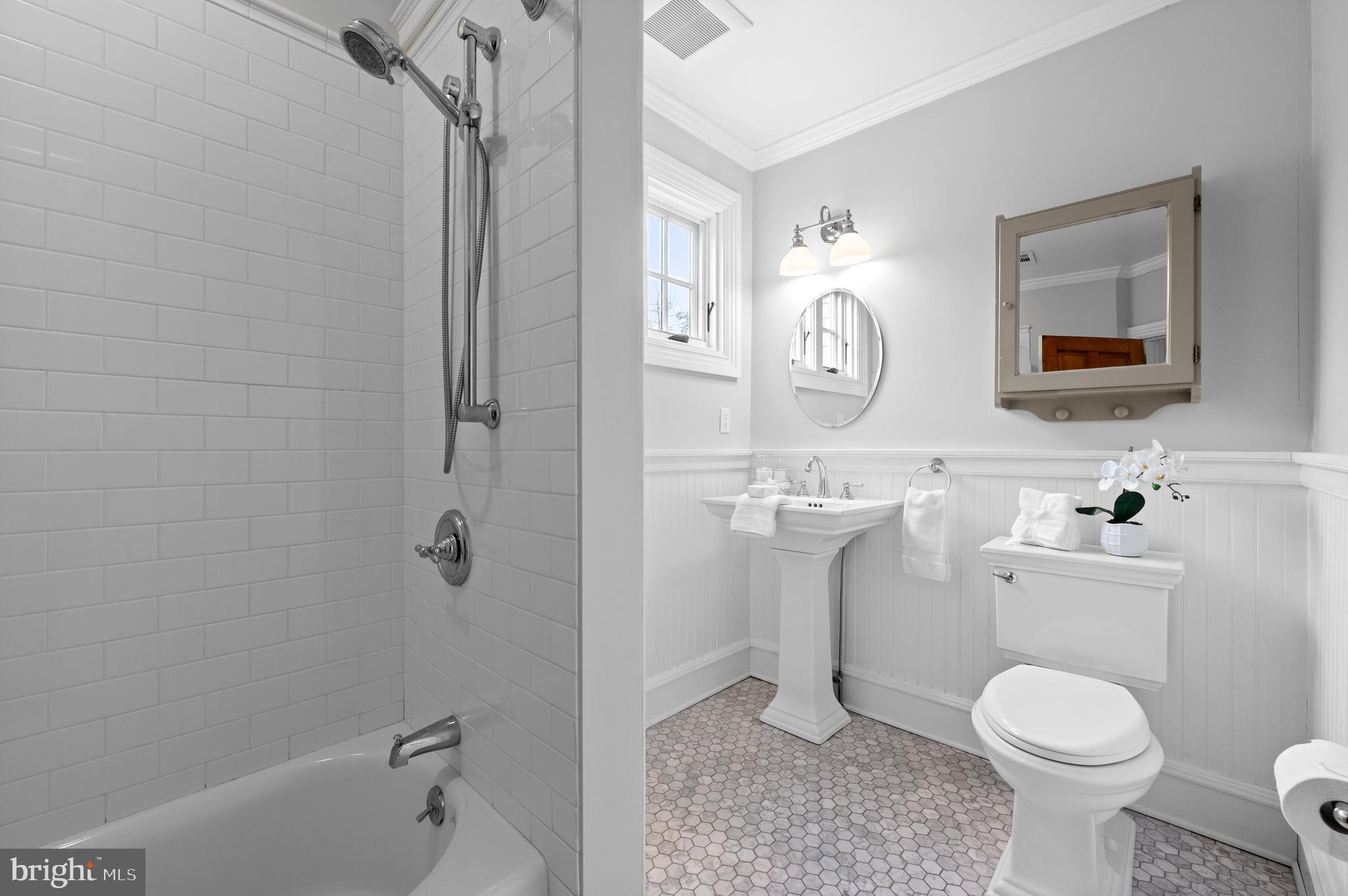 SOUTH WAYNE - Residential