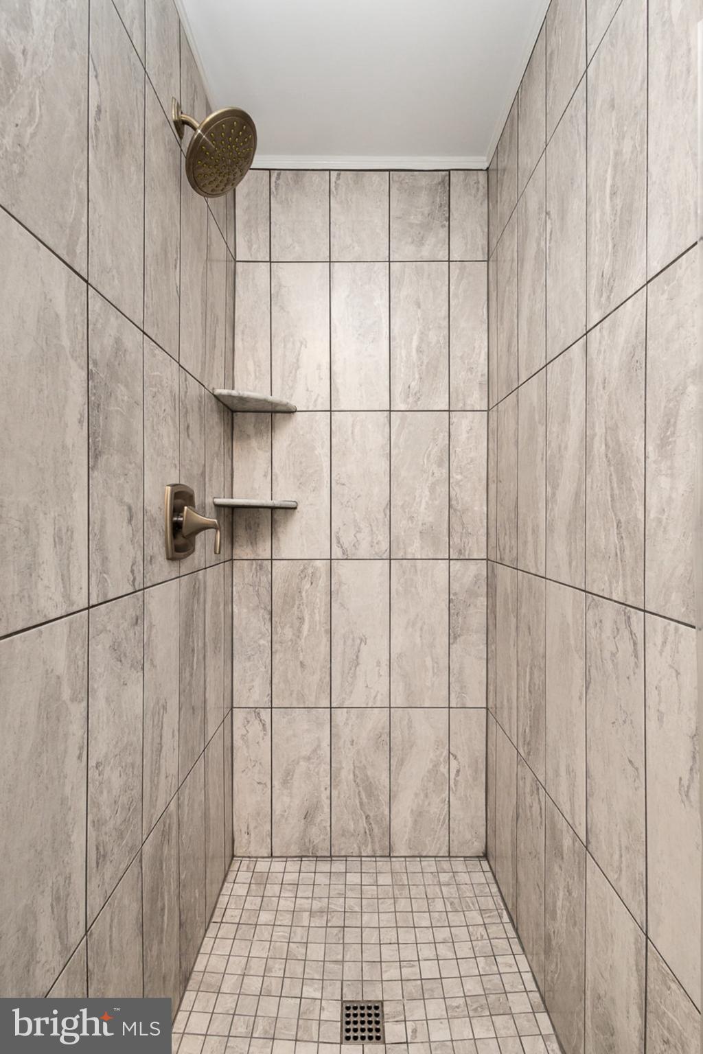 KINGSWOOD - Residential