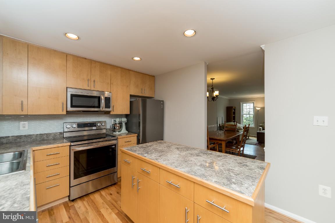 RESTON - Residential