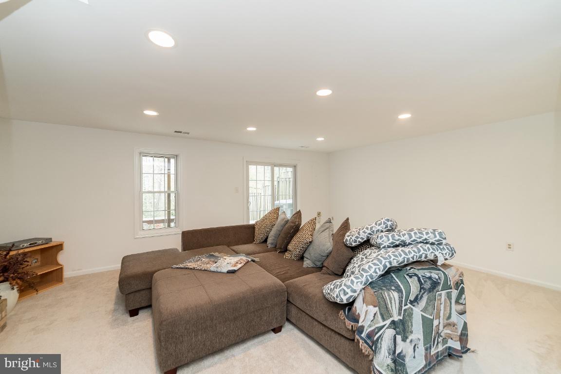 RESTON - Residential