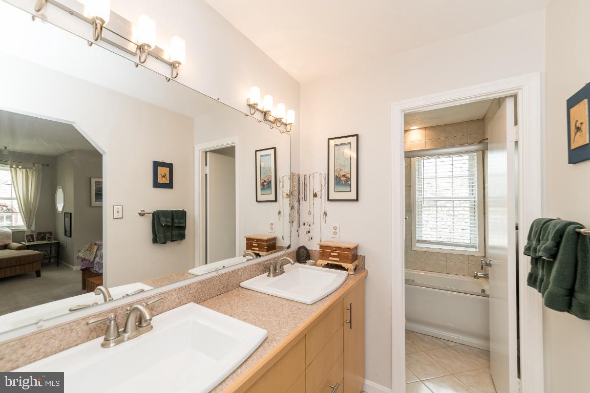 RESTON - Residential