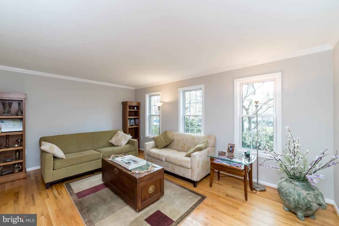 RESTON - Residential