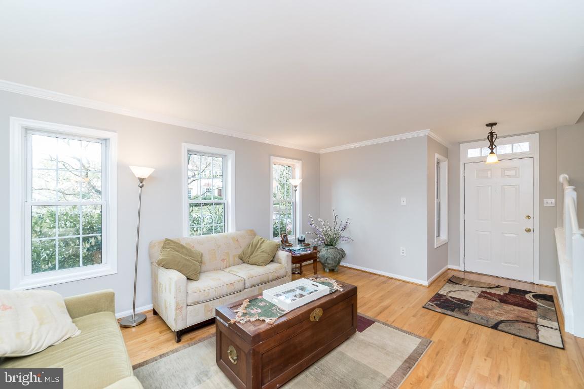 RESTON - Residential