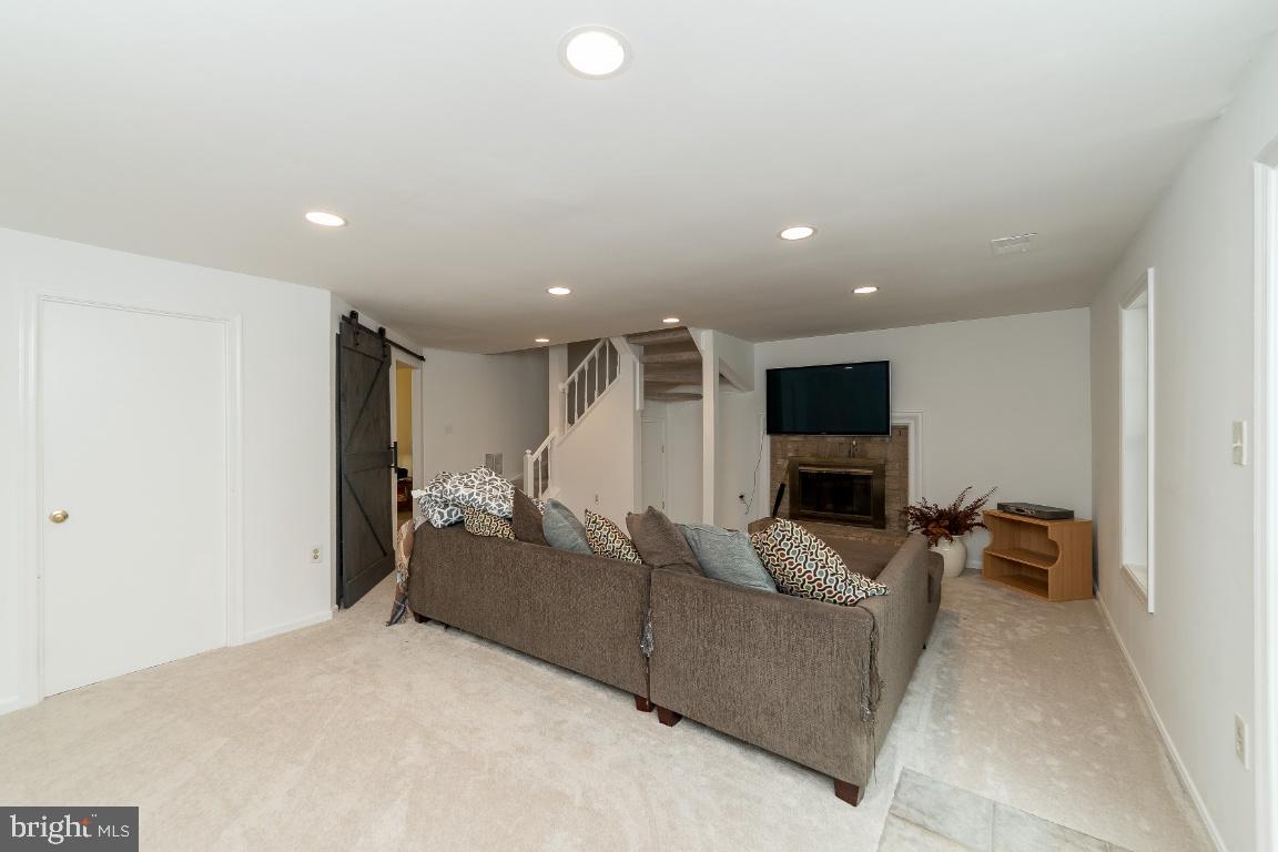 RESTON - Residential