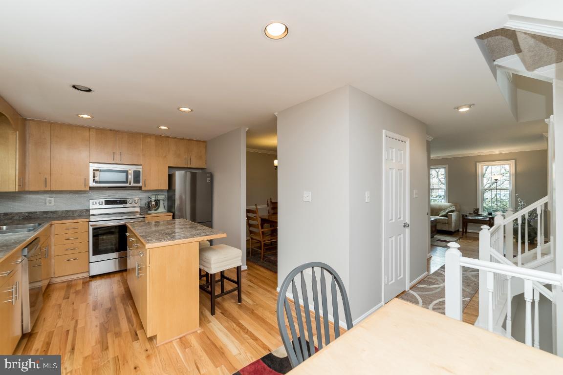 RESTON - Residential