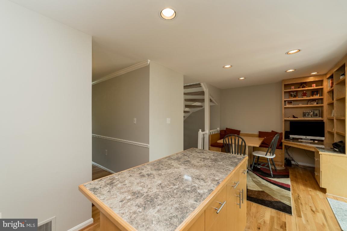 RESTON - Residential