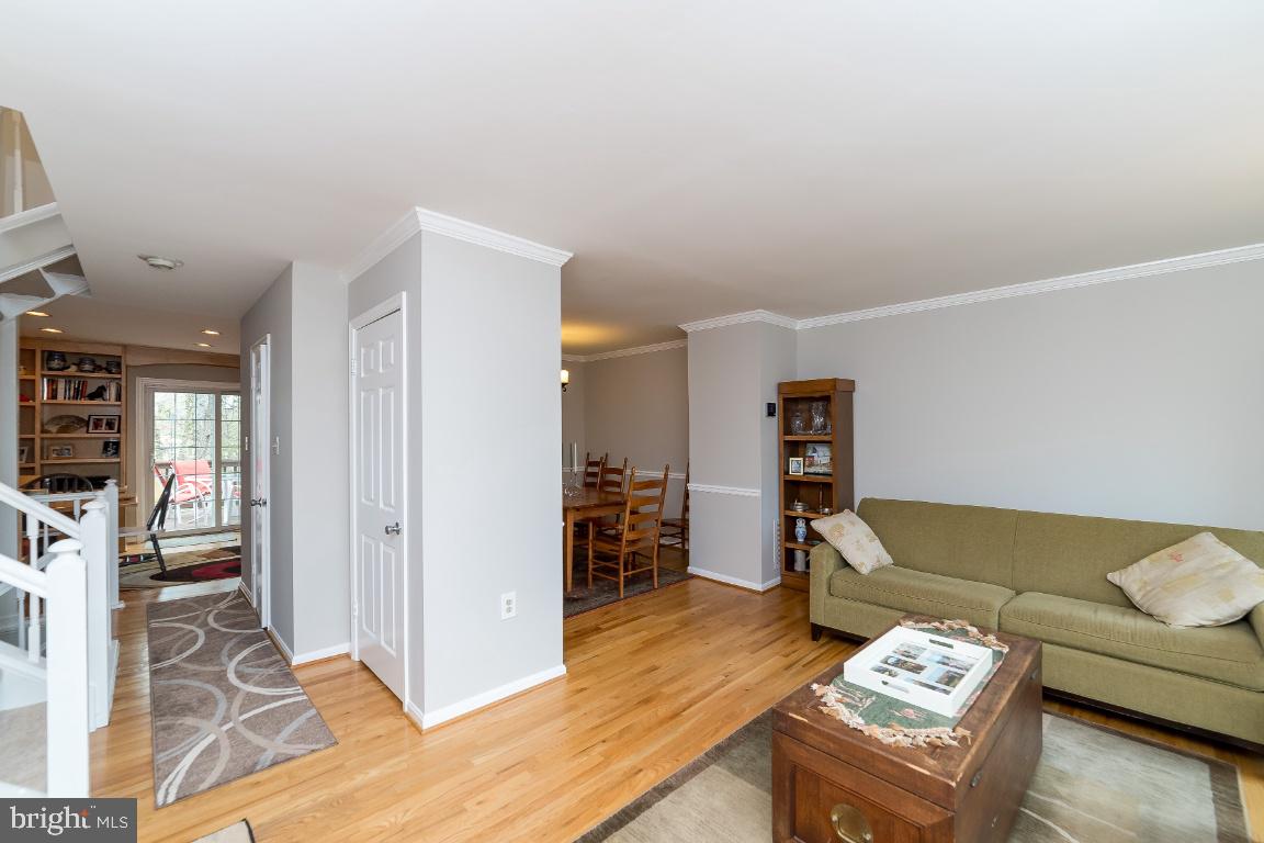 RESTON - Residential