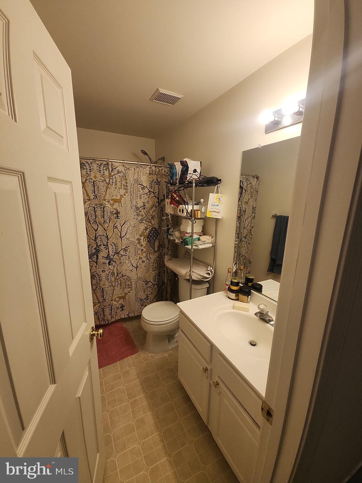 FAIR LAKES COURT - Residential Lease