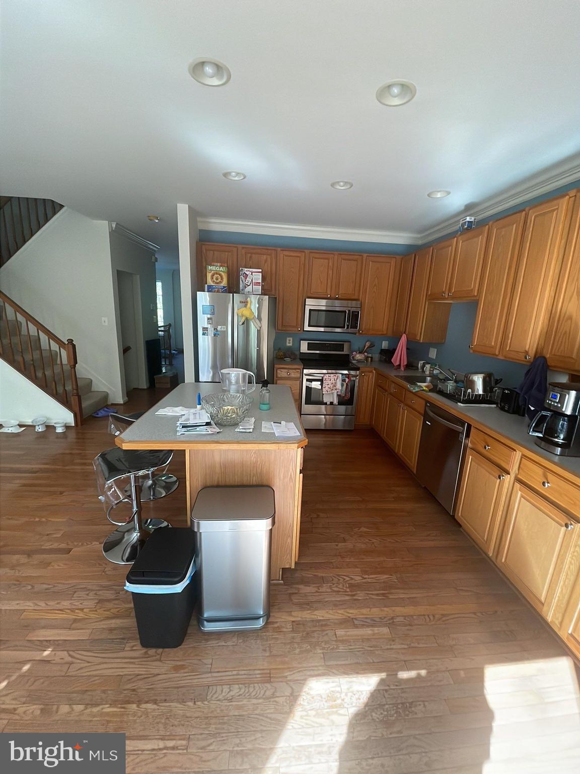 FAIR LAKES COURT - Residential Lease