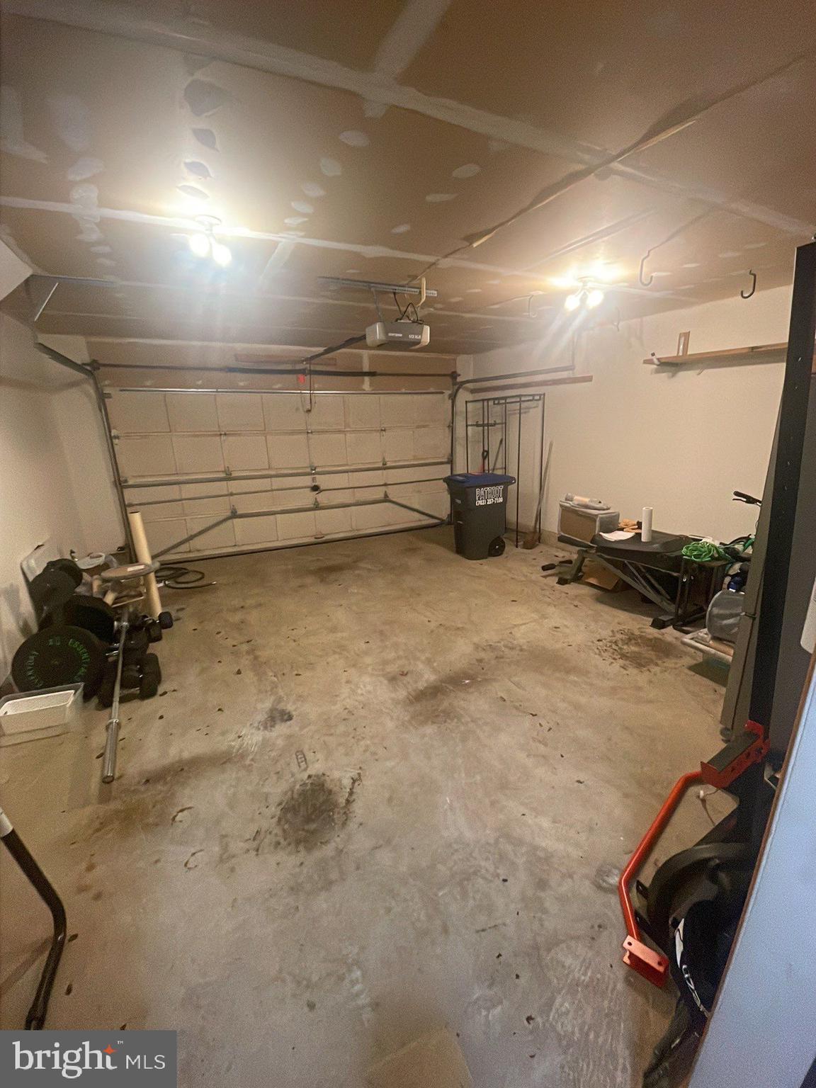 FAIR LAKES COURT - Residential Lease