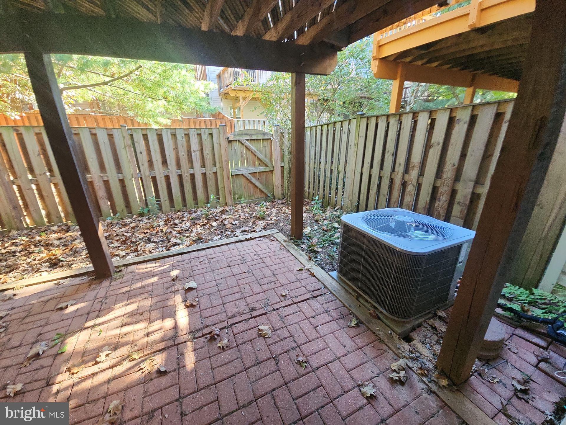 FAIR LAKES COURT - Residential Lease