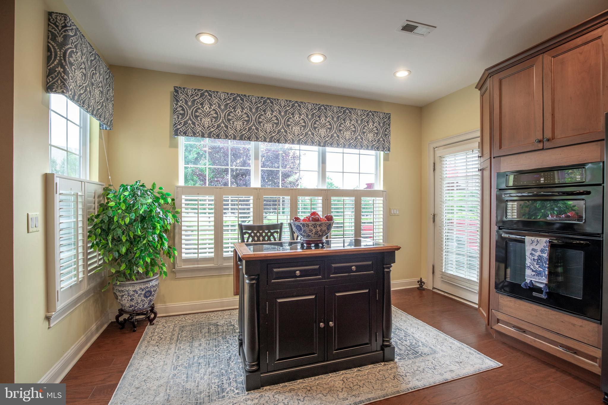 VILLAS OF NEWTOWN - Residential